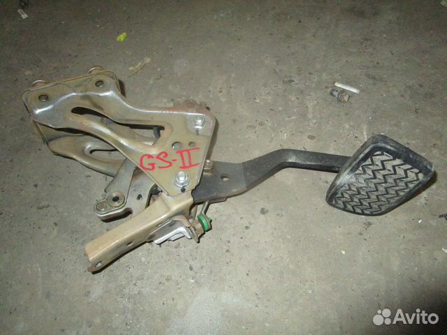 Педаль тормоза Lexus GS300