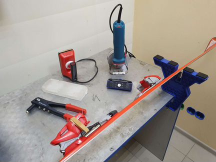 Обслуживание сноубордов горных лыж заточка кантов