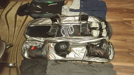 Спродаю комплект для сноубординга