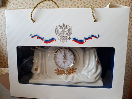 Часы кварцевые в керамической подставке