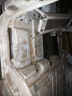 Пол mersedes G 550