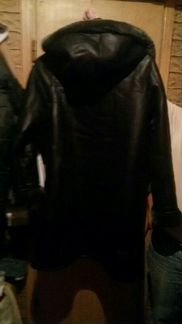 Дубленка очень теплая, мех искуств., ниже колена