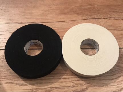 Хоккейная лента и скотч