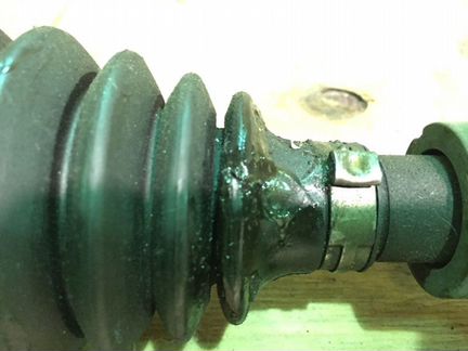 Приводной вал передний левый Chrysler Voyager 4