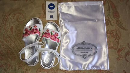 Новые босоножки Missouri