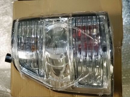 Задний фонарь Mitsubishi Pajero 4