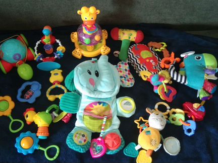 Погремушки, развивающие игрушки