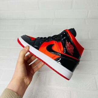 Кроссовки Nike Air Jordan 1