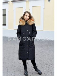 Парка новая зимняя женская с мехом енота