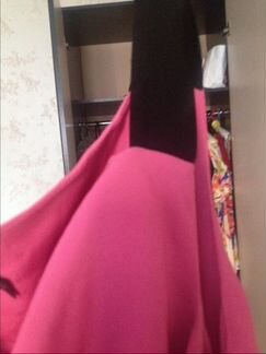 Розовое платье длинное с разрезами летнее