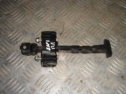 Прочие детали дверей opel zafira B 2005-2020