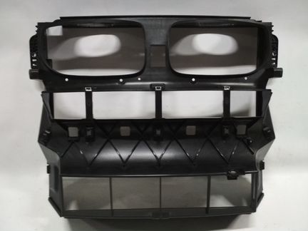 Панель радиатора BMW x6 e71 воздуховод