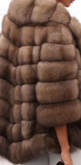 Роскошная шубка из меха соболя