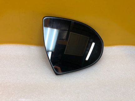 Зеркальный элемент правый Kia Sportage 3 2010-2016