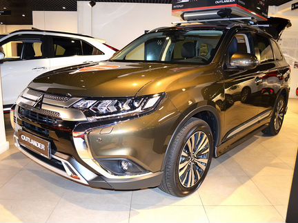Mitsubishi Outlander 2.0 CVT, 2020