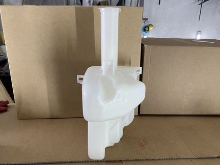 Бачок омывателя Mitsubishi Mirage / Lancer