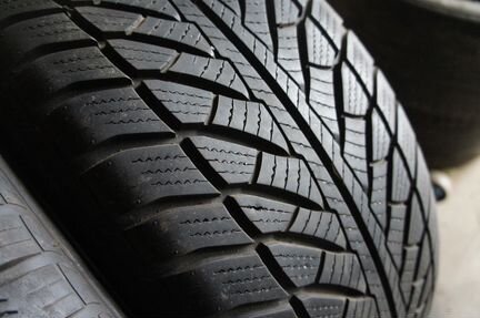 Зимние шины бу R18 255 55 18 50 45