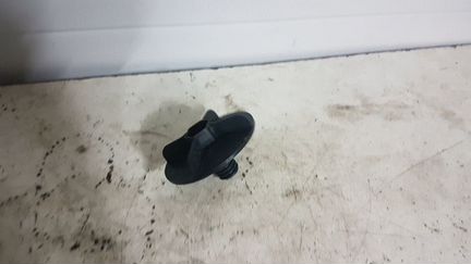 Гайка запасного колеса рено меган 2