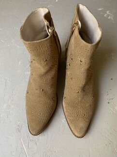 Полусапоги / казаки бежевые с клёпками в ковбойско