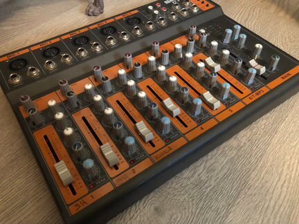 Микшерный пульт 7-ми канальный Guarda F7.2