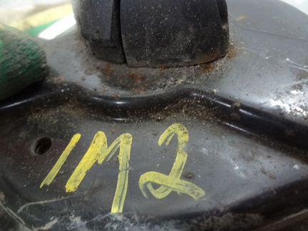 Стойка передняя в сборе Мерседес w204