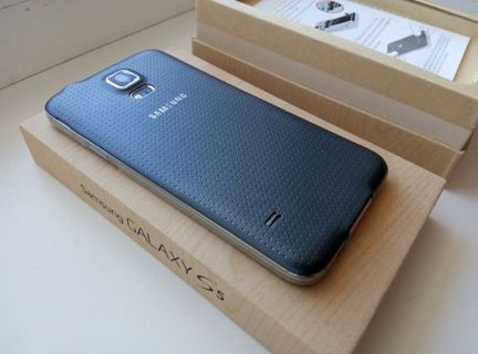 Samsung Galaxy S5 SM-G900F 16Gb Black LTE