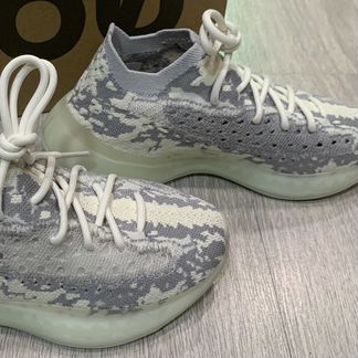 Кроссовки Yeezy