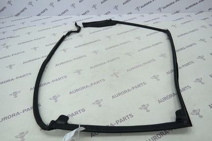 Уплотнитель Range Rover Sport 2 L494 2013