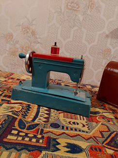 Советская детская швейная машина винтажная игрушка