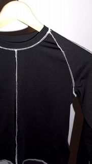 Обьягивающий черный укороченный топ (новый)