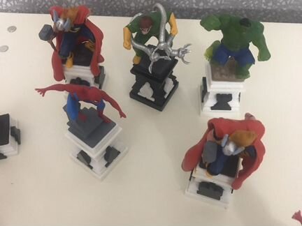 Фигурки героев