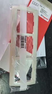 Legrand 771503 Рамка Galea Life 3 поста