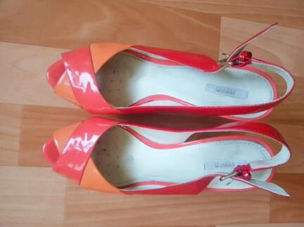 Босоножки Geox р.40 кожаные