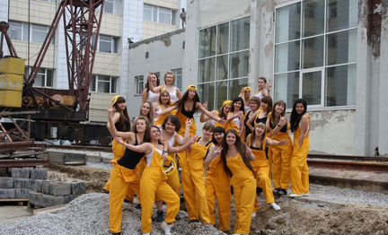 Бригада строителей