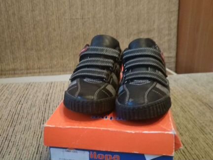 Кроссовки детские