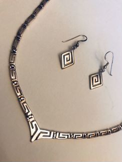 Колье и серьги из серебра