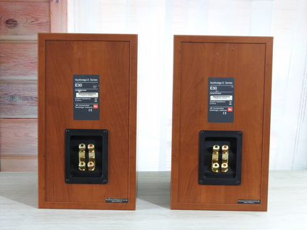 Акустика JBL E30 Мексика (за пару)