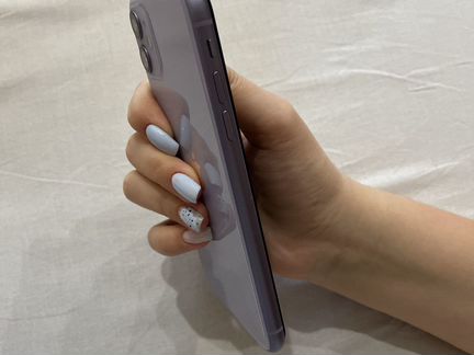 Телефон iPhone 11