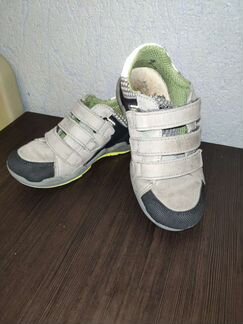 Кроссовки, р-р 28