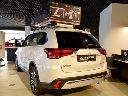 Mitsubishi Outlander 2.4 CVT, 2020