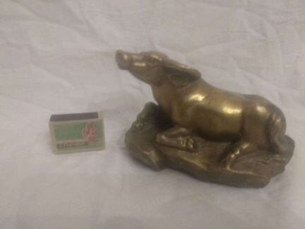 Быки из бронзы