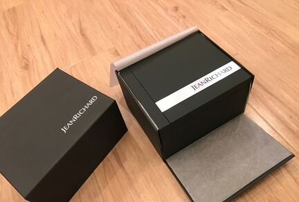 Часовая коробка Jean Richard