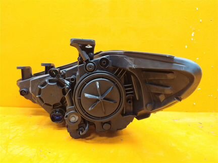 Фара правая Hyundai Elantra 6 AD 2015-2019