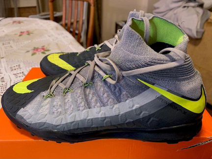 Футбольные бутсы Nike HypervenomX р.43(EUR) серые