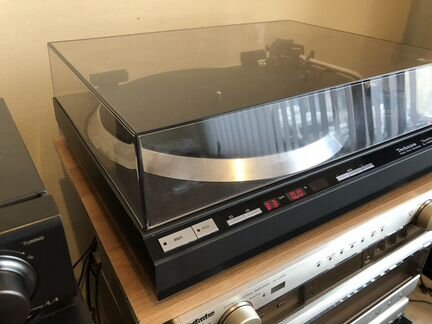 Проигрыватель винила Technics SL-1400 Mk2