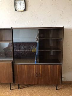 Шкаф книжный