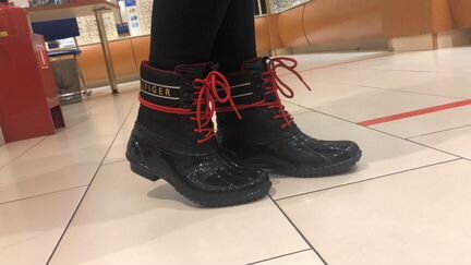 Сапоги Tommy Hilfiger новые оригинал