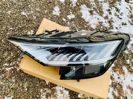 Фара левая Audi Q8 4M