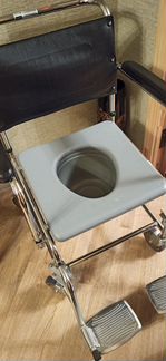 Кресло-туалет 4-х колесное Ergoforce E-0807