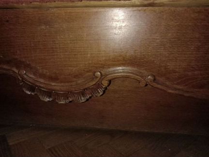 Диван. Мебельный гарнитур антикварный